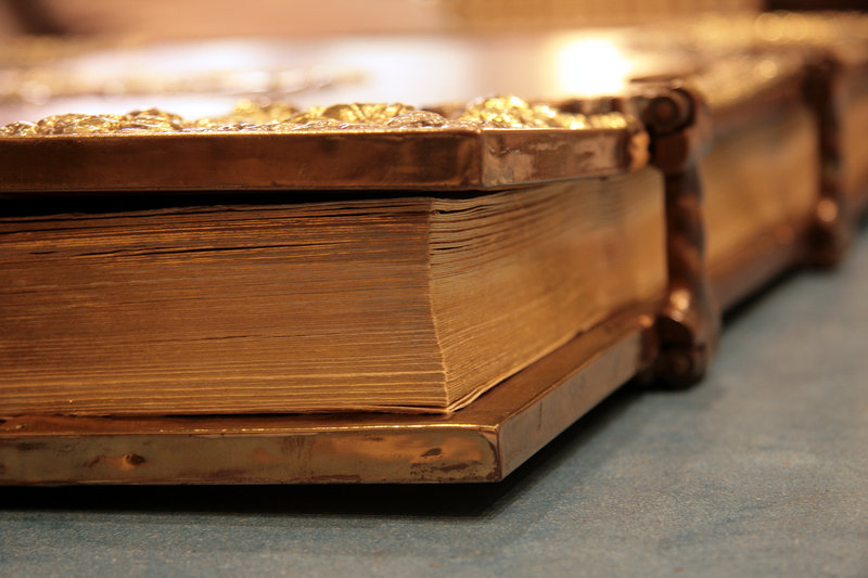 large_old_book__corner__level_by_barefootliam_stock